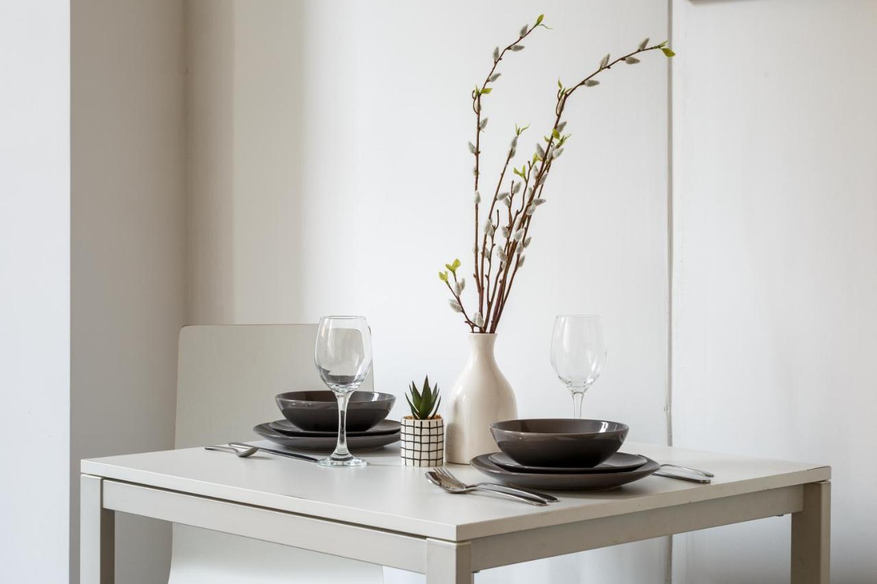 Smart Living - One Beds *